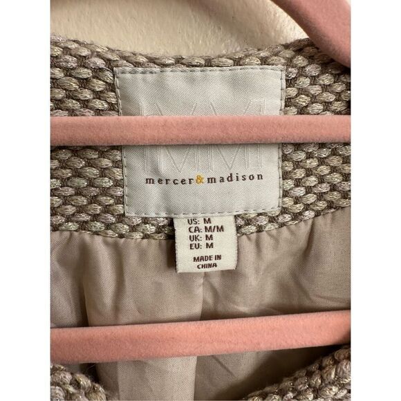 Mercer & Madison Mid Length Woven Jacket Size Medium - Picture 3 of 5